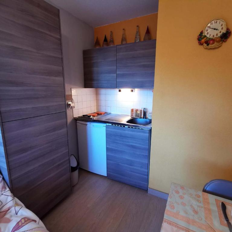 Studio pieds des pistes, 5 couchages, TV et ascenseur - Studio - 10