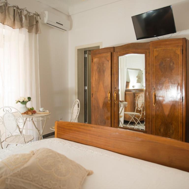 Dimora Cappuccini Guest House - Ampia Camera Matrimoniale - 6