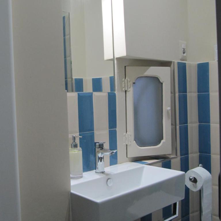 Al Porta Susa B&B - Camera Matrimoniale con Bagno Privato Esterno - 8