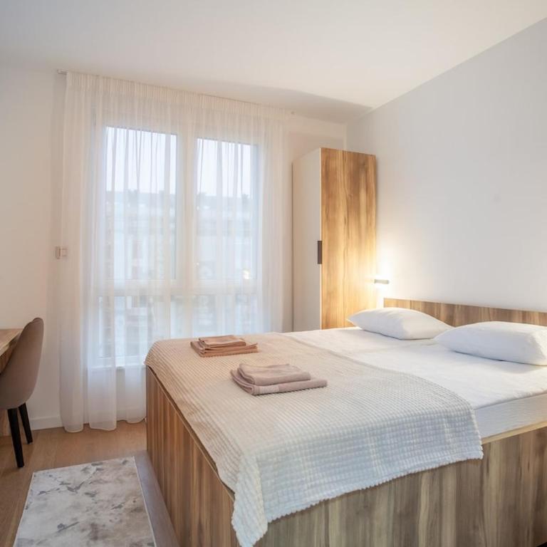 Grand Stay Apartment I Free Private Parking - Apartman sa 3 Spavaće Sobe i Balkonom - 10