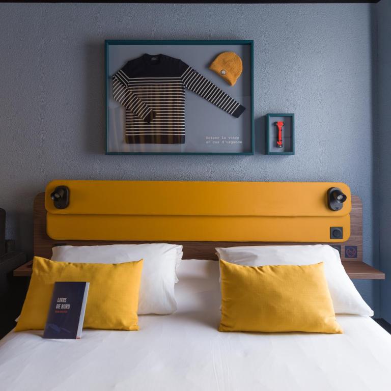 ibis Styles Saint Malo Centre Historique - Deluxe Suite with One Double Bed and Sofa - 10