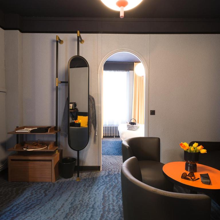 ibis Styles Saint Malo Centre Historique - Deluxe Suite with One Double Bed and Sofa - 11