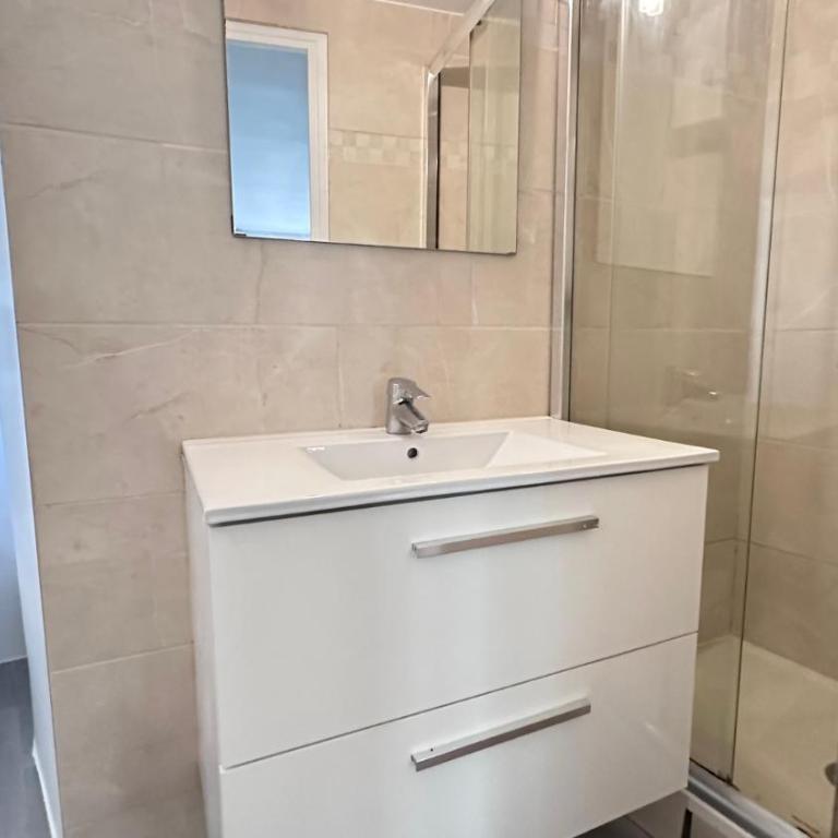 Bright 1-Bedroom in the Heart of the Marais - Apartment - 11