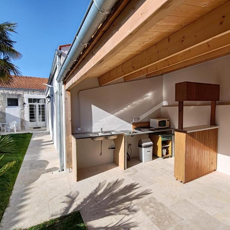 GRANDE MAISON DE VILLE - 10min du Centre-ville - Jardin Terrasse Barbecue Terrain de Pétanque - Moderne & Confort - Maison de Vacances - 34