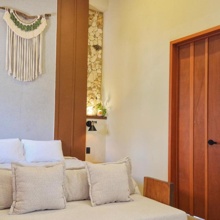 Casa María Eulalio - Boutique Guesthouse - King Room with Pool View - 5