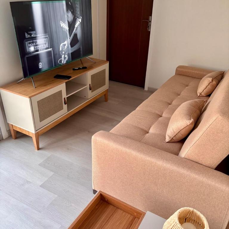Tres de Mayo - One-Bedroom Apartment - 1