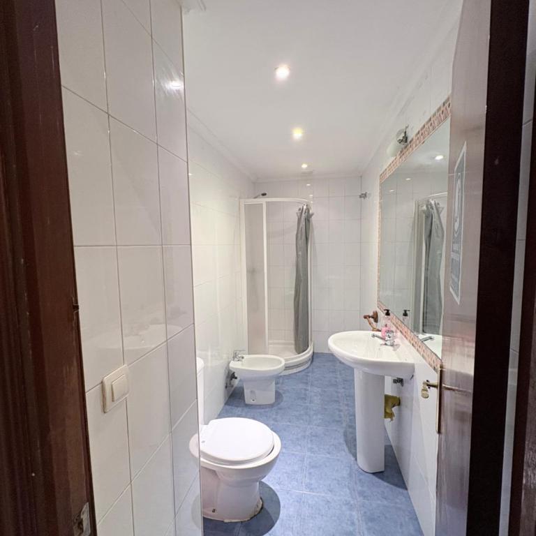 Historic Malaga Centro Rooms - Bed in 6-Bed Mixed Dormitory Room - 2