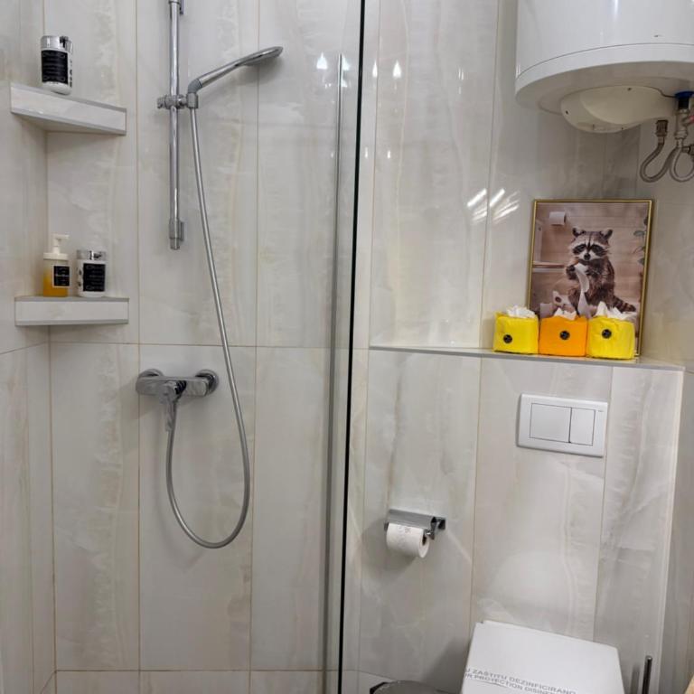 Main Street Retreat Apartment with Free Parking - Two-Bedroom Apartment - 22