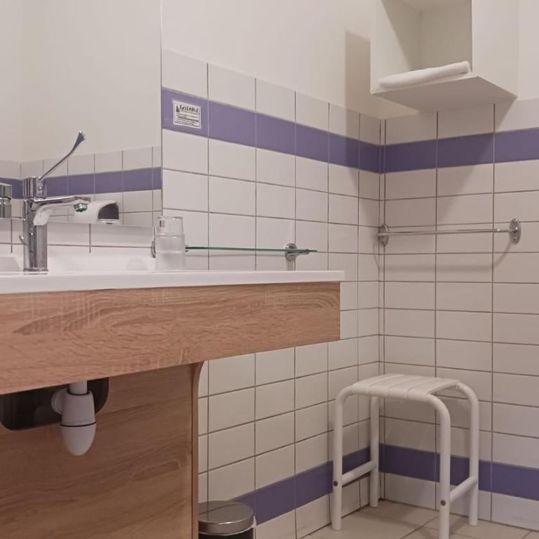 Hôtel du Ô des Bluches - Chambre Simple - Accessible aux Personnes à Mobilité Réduite - 4