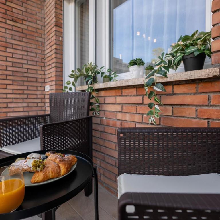 Chiara's House - 600m to Metro B, Tiburtina Station - Appartamento con 1 Camera da Letto - 16