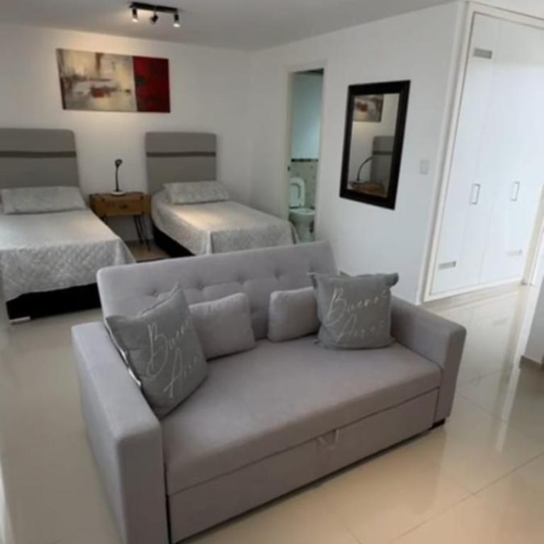 a metros de playa los dedos - Standard Studio - 1