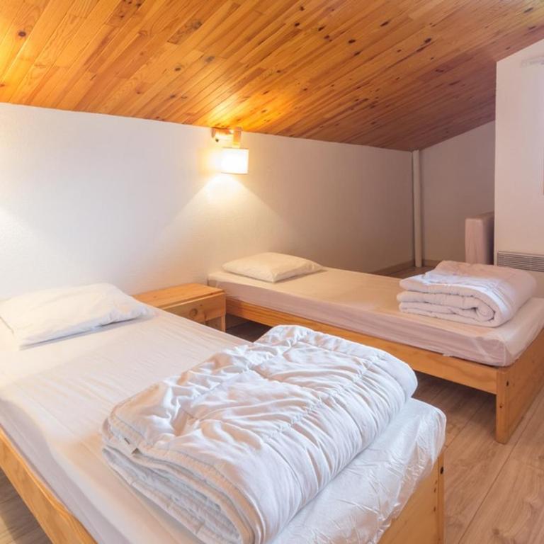 Appartement fonctionnel proche pistes, balcon vue vallée, 6/7 personnes - Three-Bedroom Apartment - 9