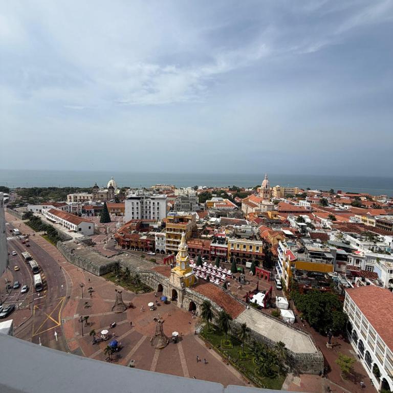 Del Mar City View - Deluxe King Studio - 7