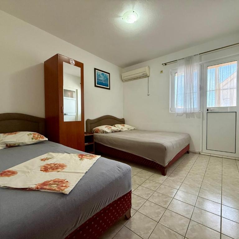 Apartments Dalila - Studio sa Balkonom (3 Odrasle Osobe) - 1