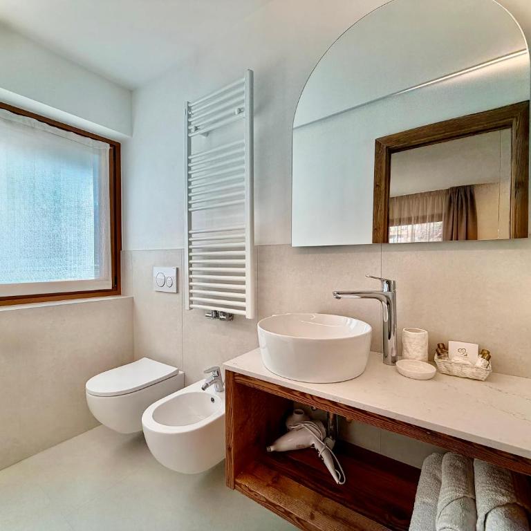 B&B Family Accommodation Canazei BIKE FRIENDLY - Camera Matrimoniale Deluxe con Balcone - 4