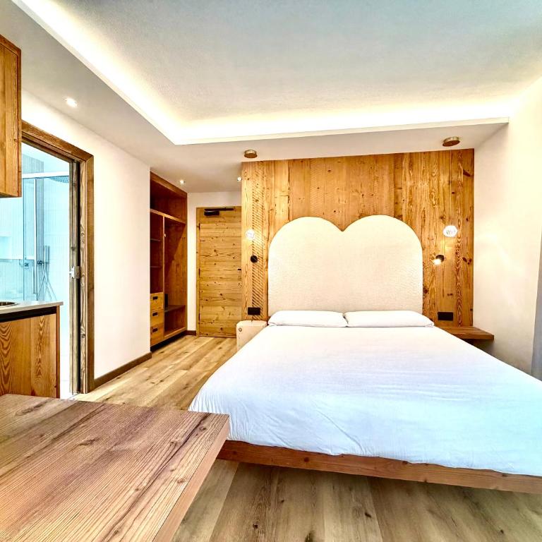 B&B Family Accommodation Canazei BIKE FRIENDLY - Camera Matrimoniale Deluxe con Balcone - 10