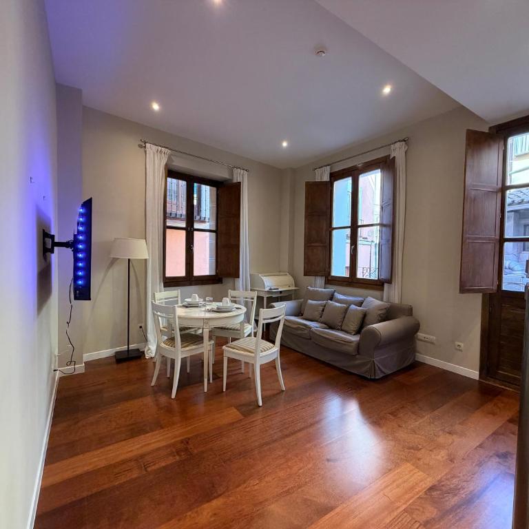 Smartmonki Sinagoga entre la Catedral y Zocodover - Apartamento con balcón - 1