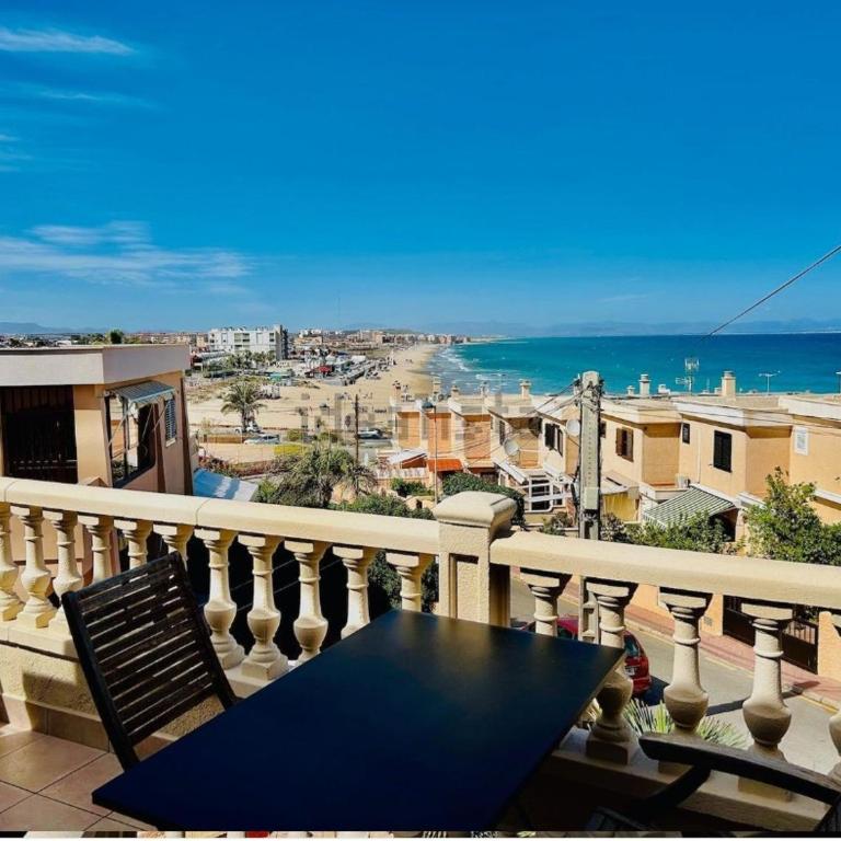 Seaview Home - Three-Bedroom House - 1