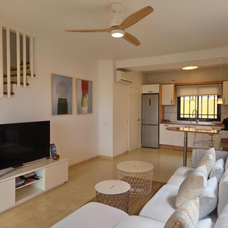 Golf and Beach Retreat in Maspalomas - Two-Bedroom House - 17