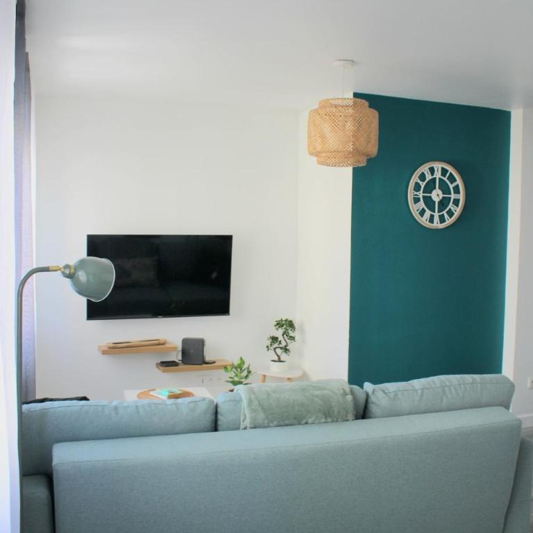 F2 between Cathedral and Basilica - Two-Bedroom Apartment - 3