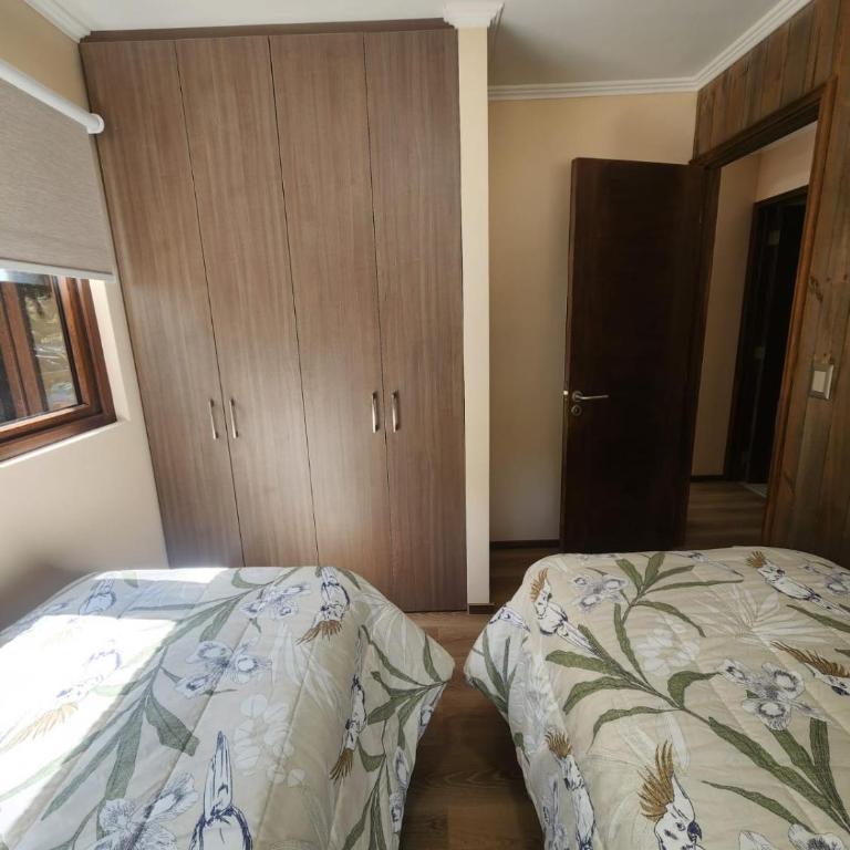 Casa en el Bosque, completa desconexión, Pucón - Three-Bedroom House - 3