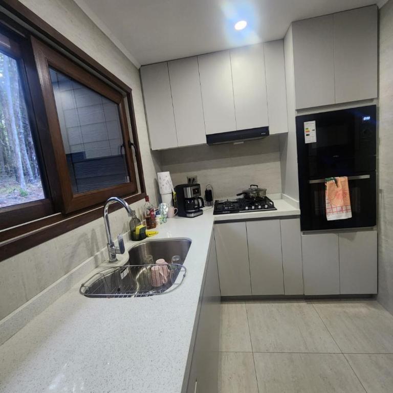 Casa en el Bosque, completa desconexión, Pucón - Three-Bedroom House - 7