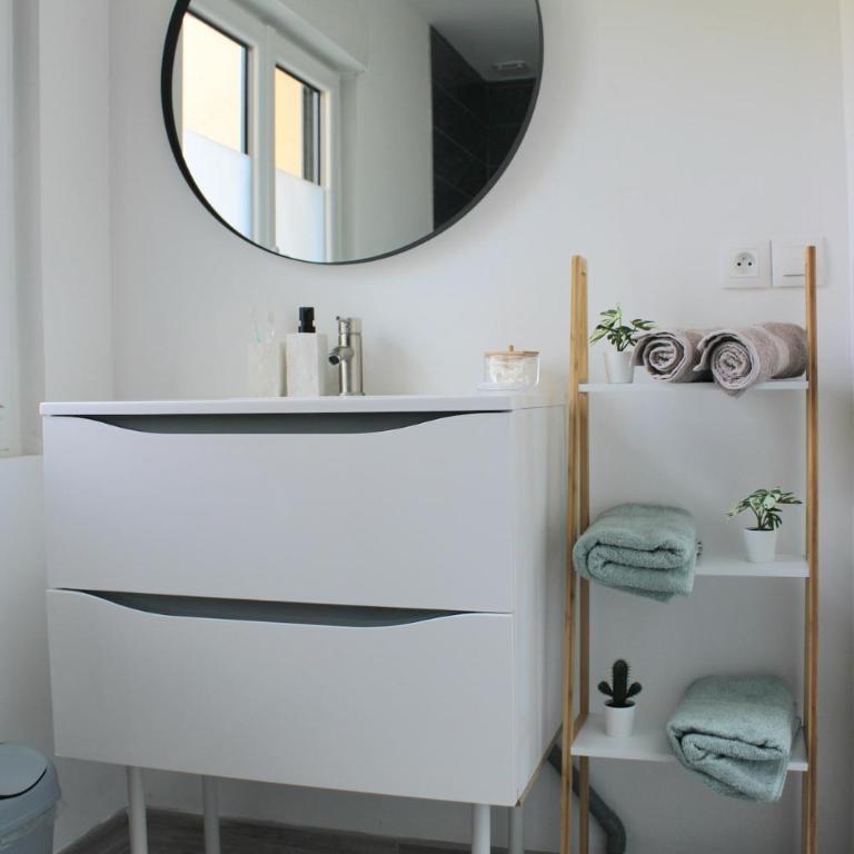 F2 between Cathedral and Basilica - Two-Bedroom Apartment - 35