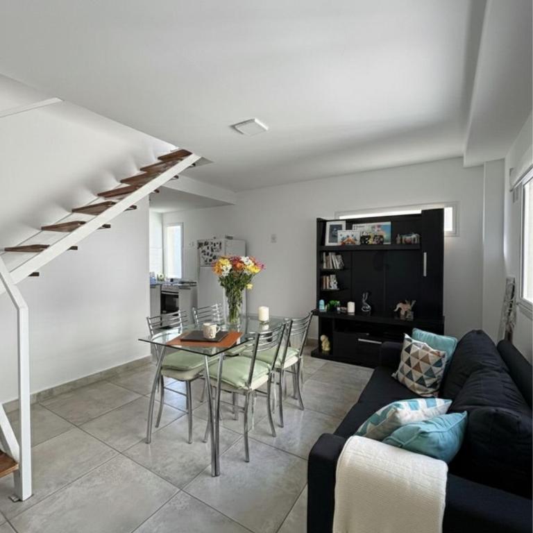 Luminoso y Amplio dúplex con parrilla y terraza exclusiva - Apartamento de 1 dormitorio - 1