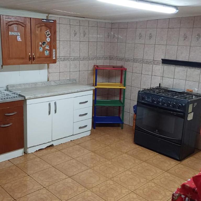 Amplia casa a 2 cuadras del centro de Temuco! estacionamiento - Two-Bedroom House - 10