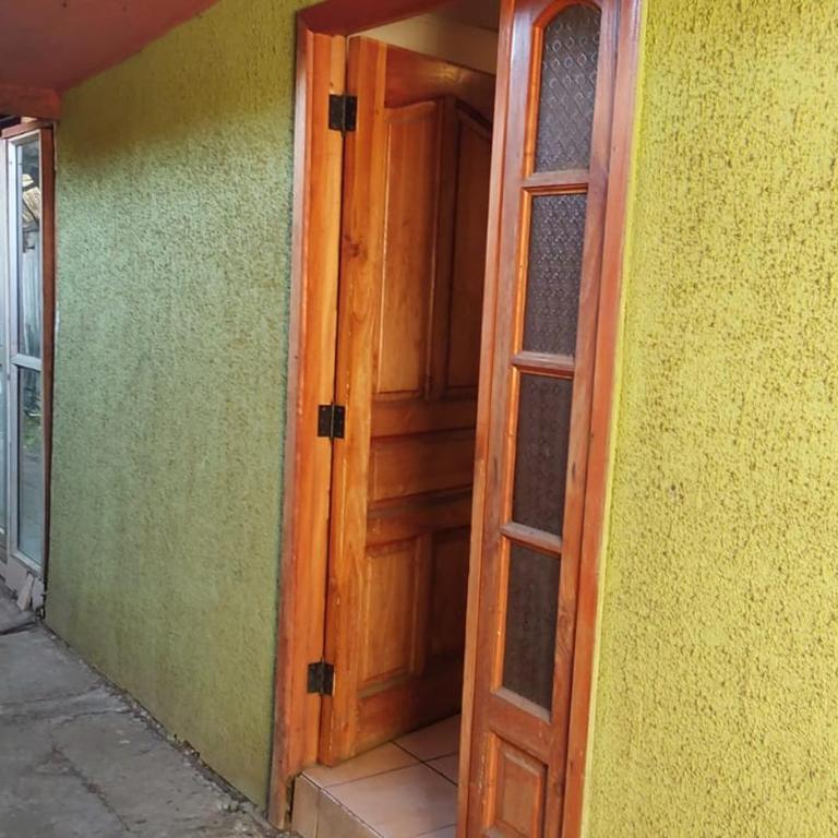 Amplia casa a 2 cuadras del centro de Temuco! estacionamiento - Two-Bedroom House - 19