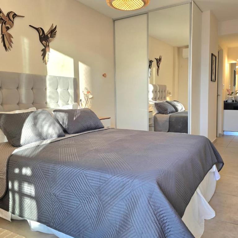 Encantador departamento VIP con cochera cerca del río - Apartamento de 2 dormitorios - 12