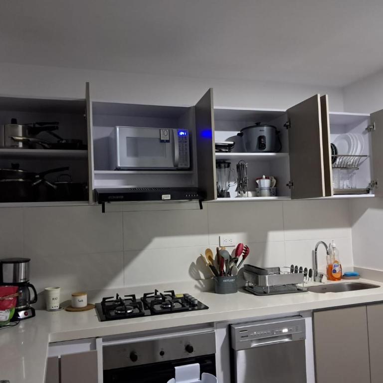 Cómodo apartaestudio - nuevo - excelente ubicación - Apartamento de 1 Dormitorio con balcón y vistas a la ciudad - 14