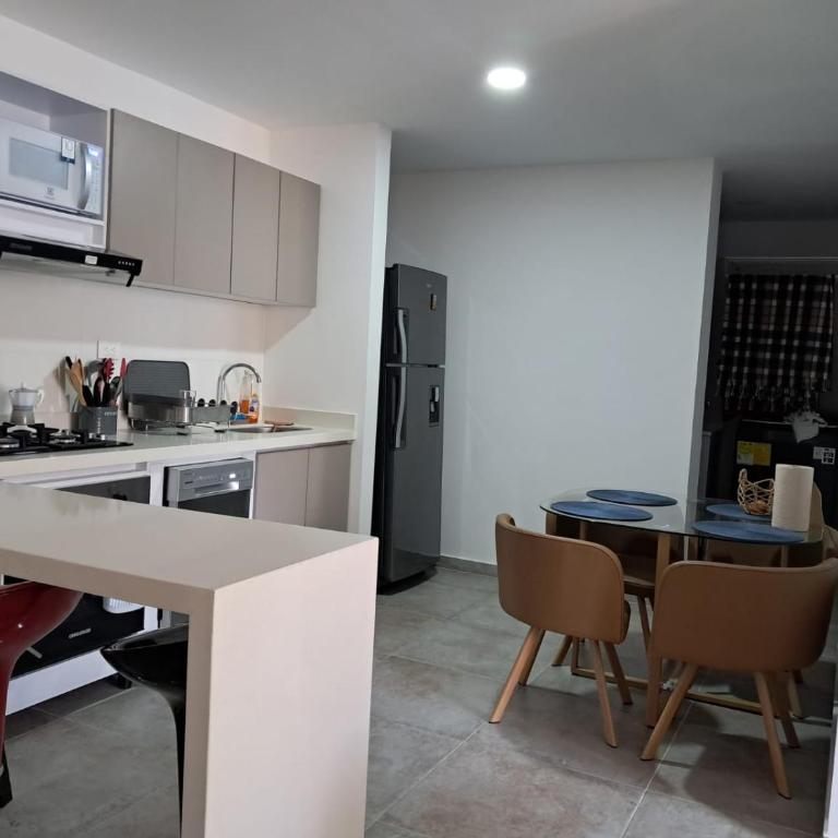 Cómodo apartaestudio - nuevo - excelente ubicación - Apartamento de 1 Dormitorio con balcón y vistas a la ciudad - 11