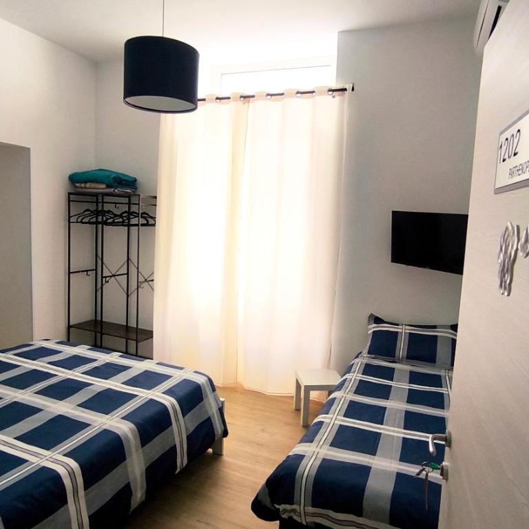 DIMORA NONNA ELENA - Quartieri Spagnoli "Premium Suite" - Family Room with Private Bathroom - 11