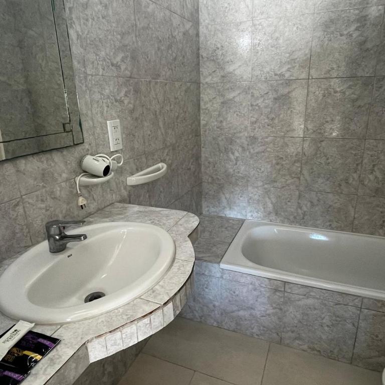 Hotel Frasi's - Habitación Doble Estándar - 5