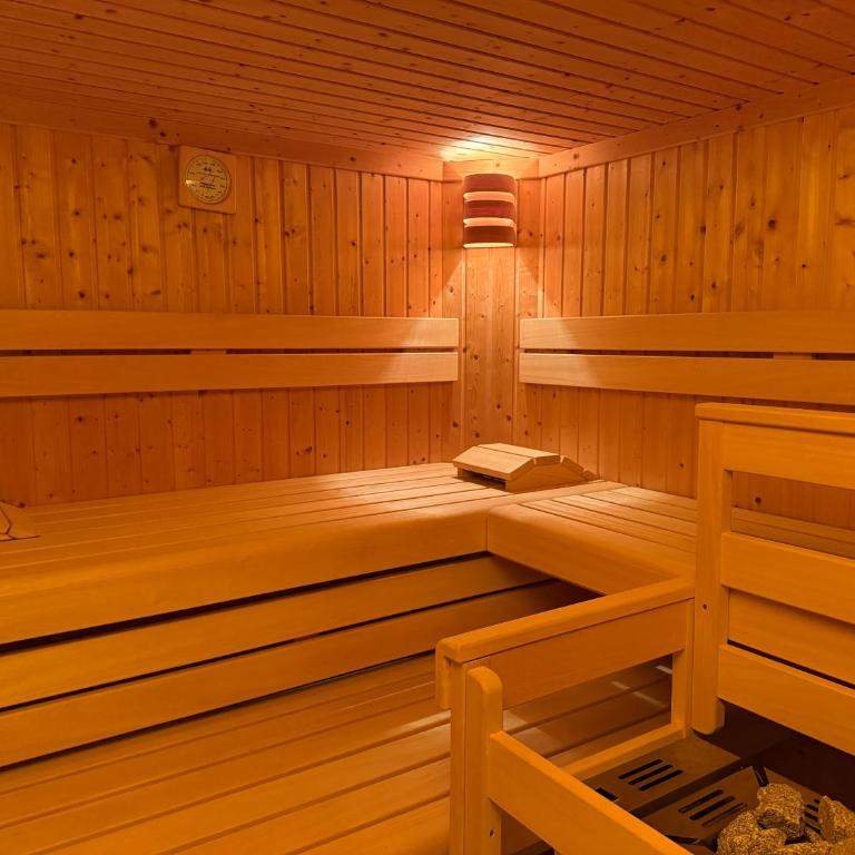 "Haus im Grünen" Ferienhaus mit Sauna direkt am Ossiacher See und an der Gerlitzen Alpe - Haus mit 3 Schlafzimmern - 4