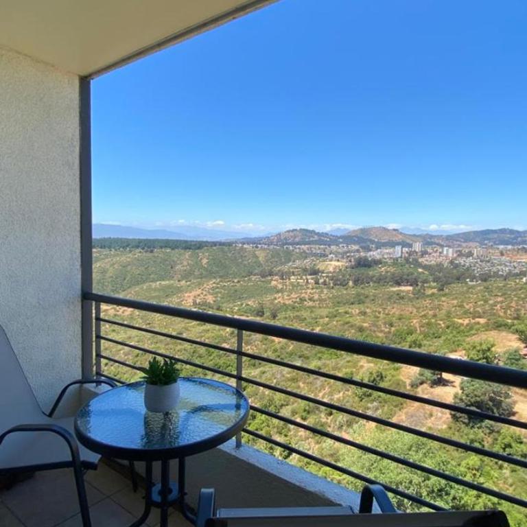 Excelente departamento recién remodelado en Viña Del Mar - Three-Bedroom Apartment - 1