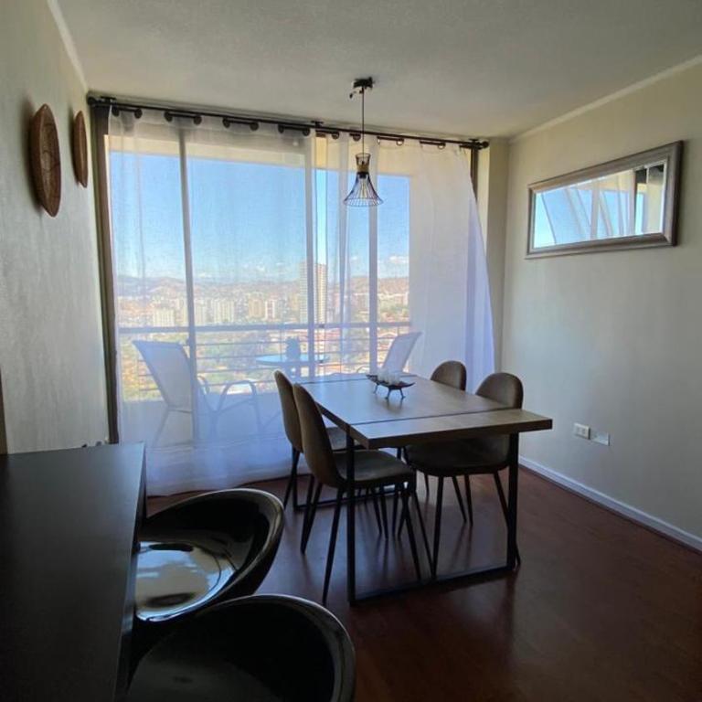 Excelente departamento recién remodelado en Viña Del Mar - Three-Bedroom Apartment - 4