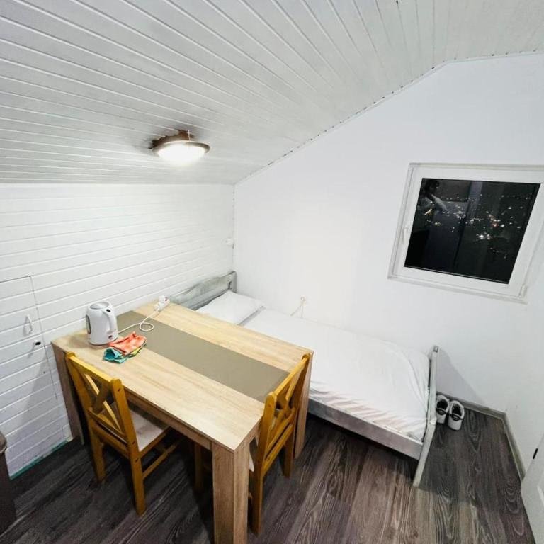 The High Hostel - Apartment with View and Balcony - 2