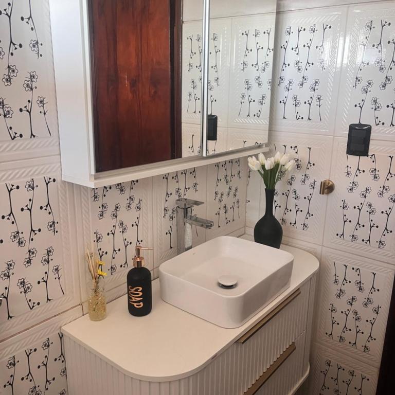 Chuy home - Three-Bedroom House - 17