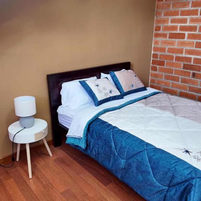 Departamento familiar en el Corazon de Cuenca - Habitación Doble con vistas a la montaña - 6
