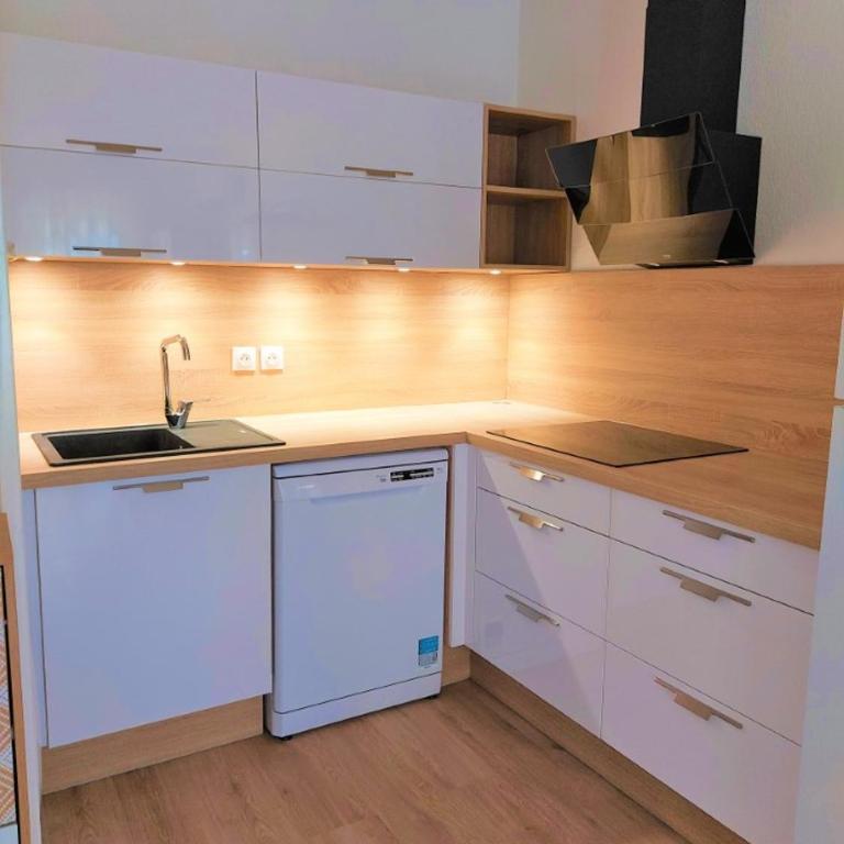 FREJUS proche plage - Location Appartement F2 climatisé avec balcon - Appartamento con 1 Camera da Letto - 2