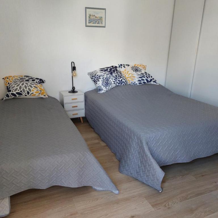 FREJUS proche plage - Location Appartement F2 climatisé avec balcon - Appartamento con 1 Camera da Letto - 9