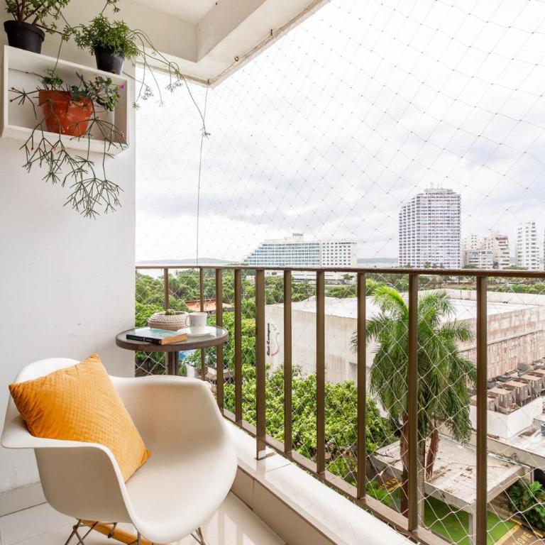 Bocagrande Excelente Ubicacion Apto CONFORT con una gran vista al MAR y PLAYAS - Two-Bedroom Apartment - 6