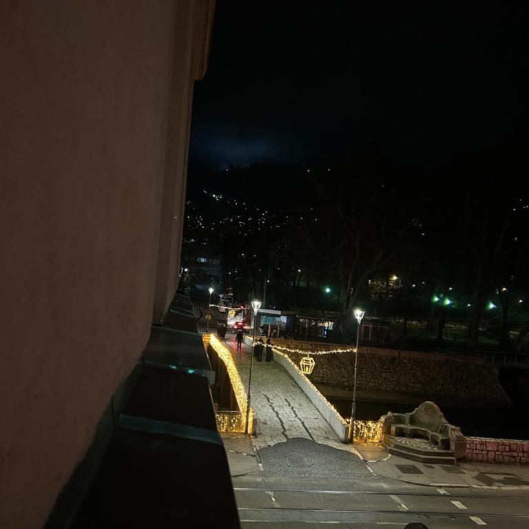 Latin Bridge Apartment Sarajevo - Apartman sa 2 Spavaće Sobe - 36