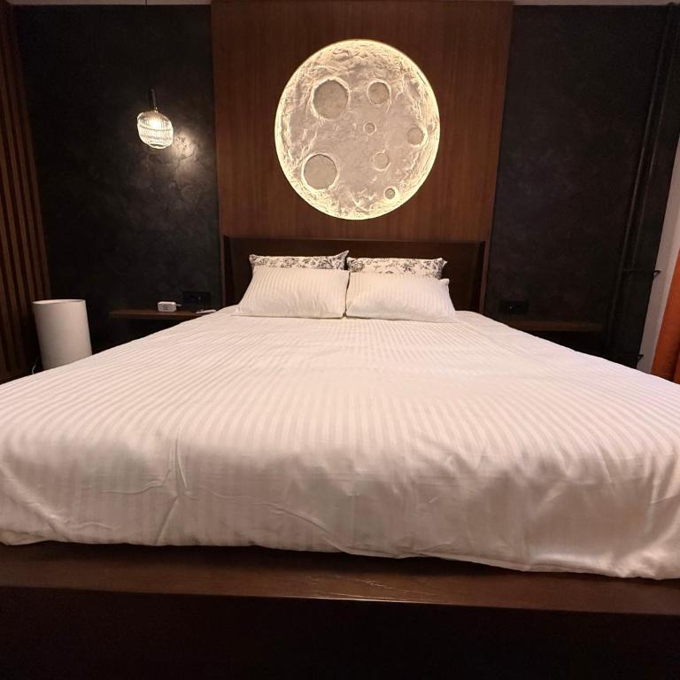 Moon Apartment Belgrade - private Jacuzzi - Deluxe Apartment - 10