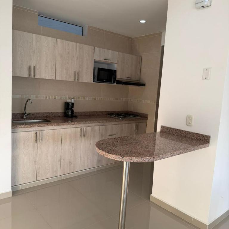 Apartamento con piscina y Aire Acondicionado en Anapoima centro - Three-Bedroom Apartment - 11
