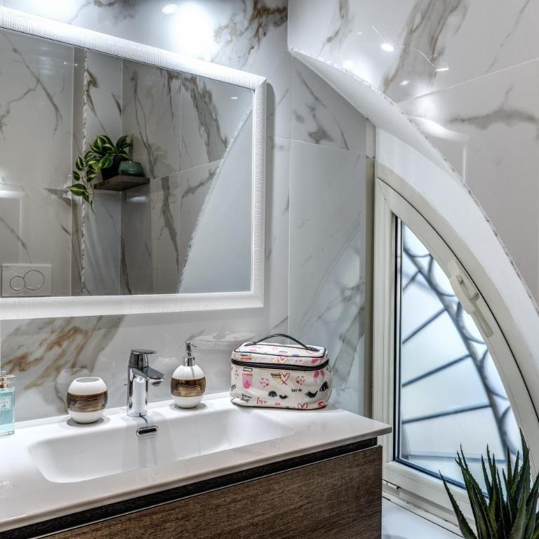Colosseum Royal Apartment - Appartamento Standard con 2 Camere da Letto - 35