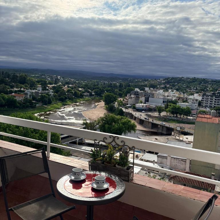 El Balcón de Margy Villa Carlos Paz Centro Galeria Acuario Acogedor monoambiente con vista al rio - Apartamento de 1 dormitorio - 4