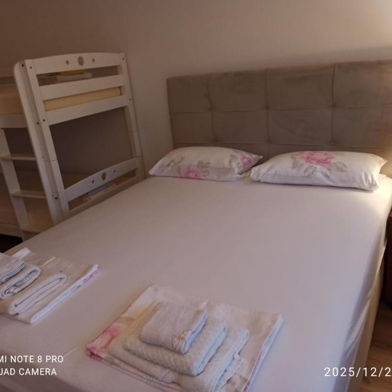 Urban Four Apartment, private Parking - Apartman sa 1 Spavaćom Sobom, Balkonom i Pogledom na Grad - 11